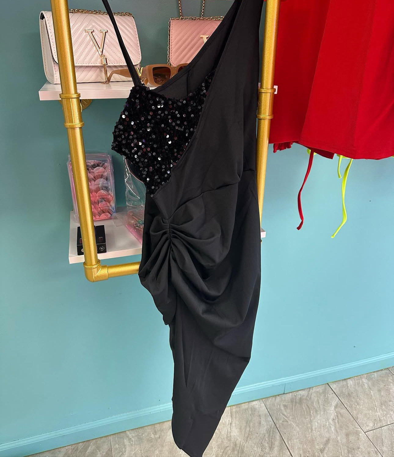 Vestido Asimétrico con Lentejuelas